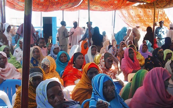 Patients waiting at an eye camp: 64% of people who are blind in the world today are women. SUDAN. © Mamoun Mirghani